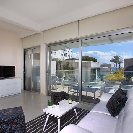 Opera Exclusive Apts By Trulycyprus 利马索尔 外观 照片