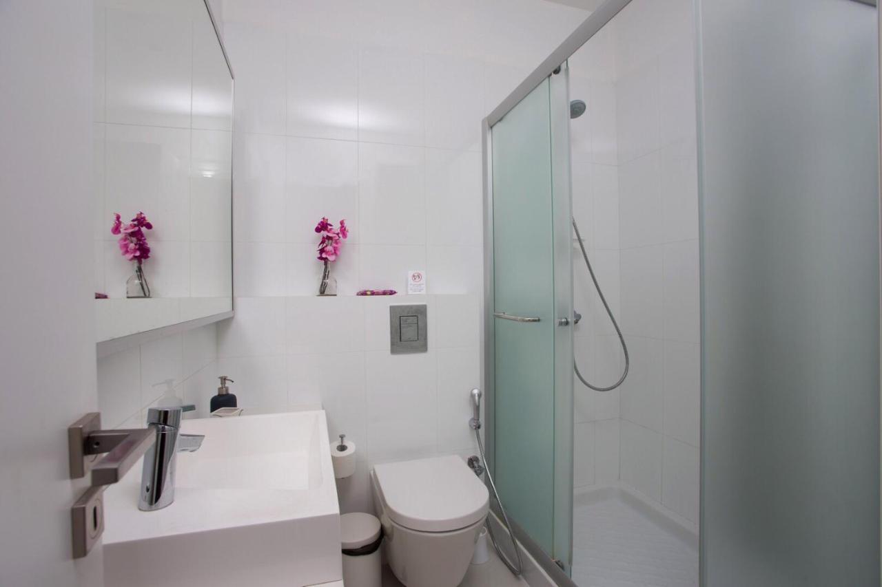 Opera Exclusive Apts By Trulycyprus 利马索尔 外观 照片